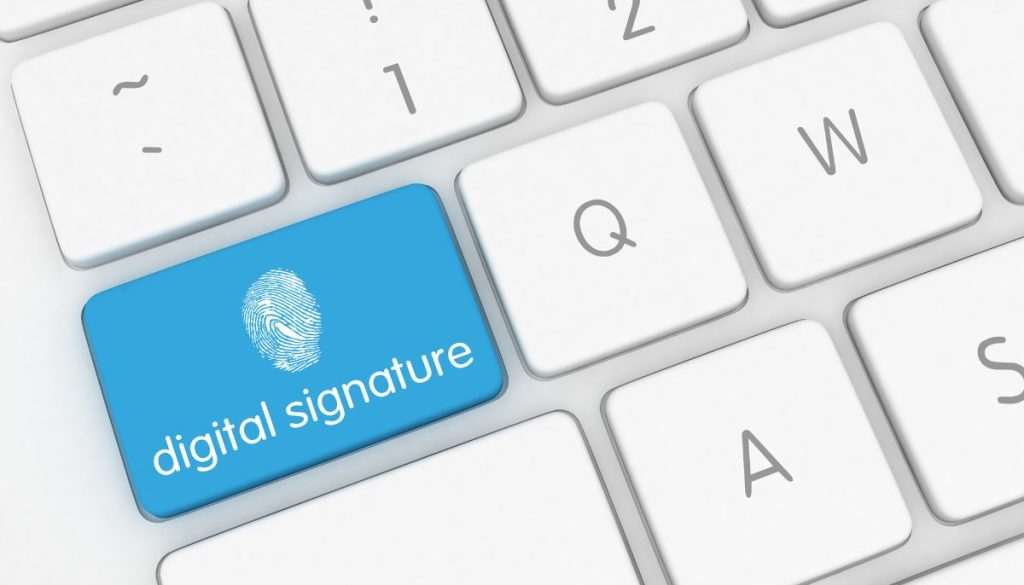 The keyboard shows a tab for digital signatures.